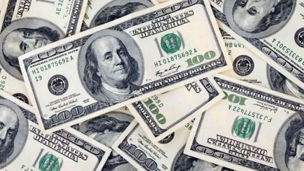 La divisa estadounidense logró una nueva marca en un día inestable.