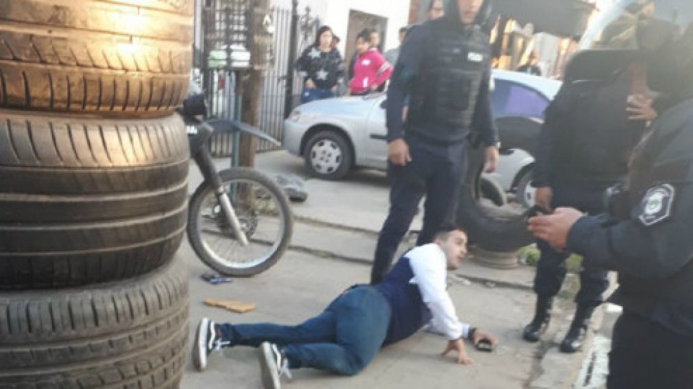 El efectivo que sobrevivi� asegur� que le dijeron varias veces que eran agentes.