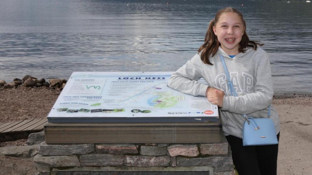 La menor estaba de vacaciones con su familia cuando realizó el avistamiento (gentileza The Sun).