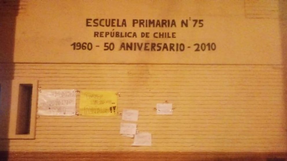 Hay además baños inundados y mampostería en mal estado.