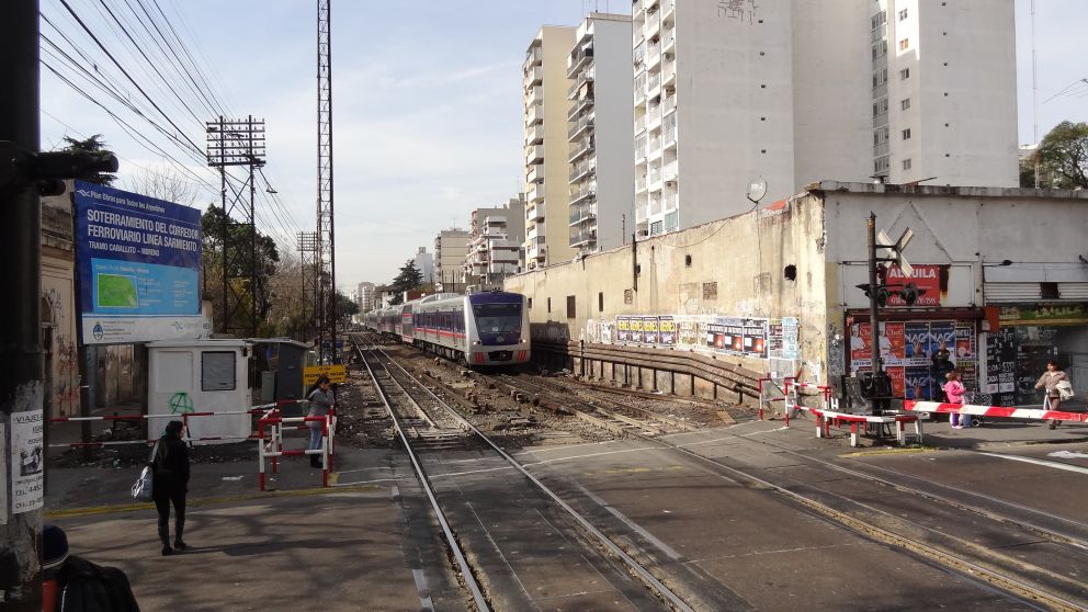 El suceso ocurrió a pasos de la estación Flores (archivo).