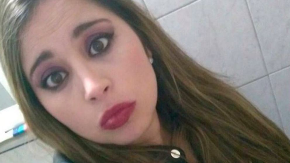 Romina Flores, perdió la vida un mes después de ser operada.