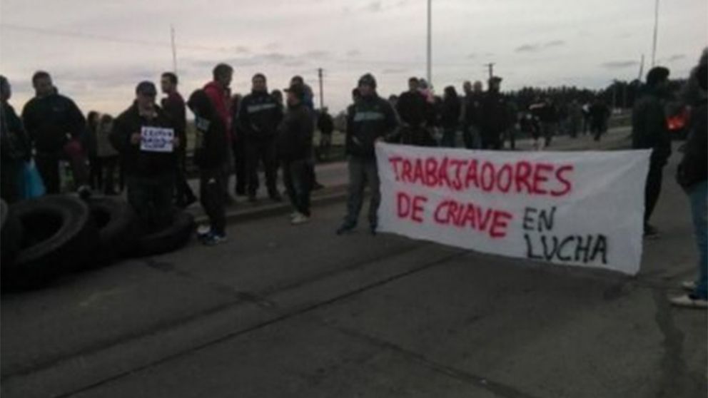 Los trabajadores resisten al cierre.