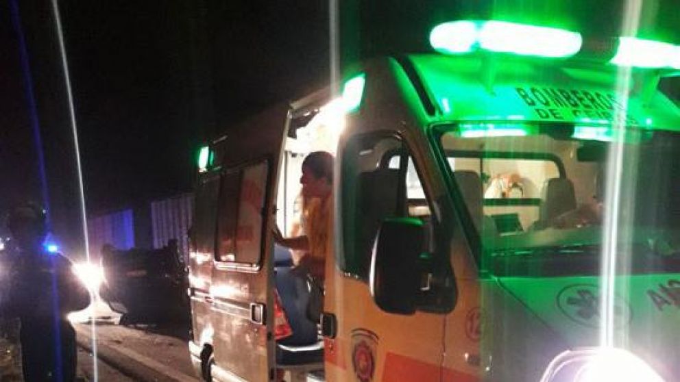 La imagen de la ambulancia que trasladó al cuerpo del joven.