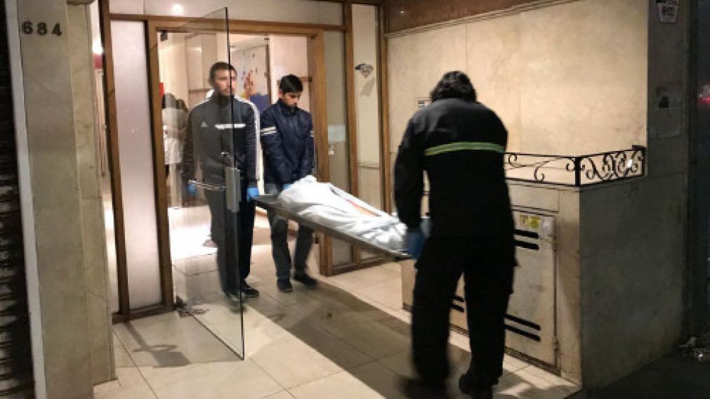 Estaría descartado un posible suicidio, así como una intoxicación por monóxido de carbono.