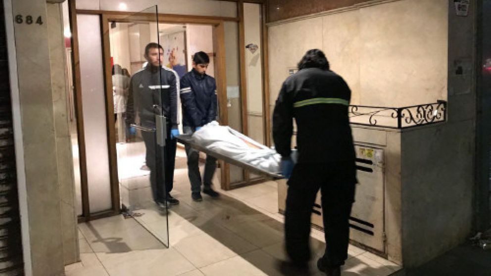 Estaría descartado un posible suicidio, así como una intoxicación por monóxido de carbono.