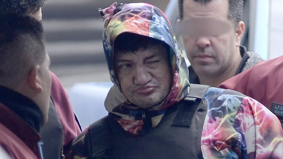 Pity Álvarez tras entregarse y quedar detenido. (Fernando Perez Re/Diario Crónica)