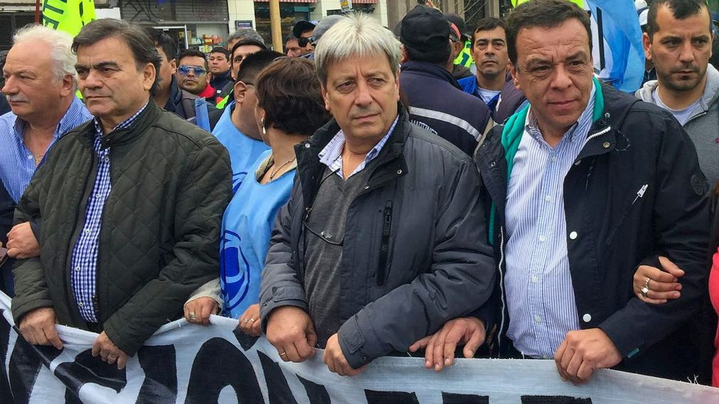 EL SECRETARIO GENERAL ABEL FURLÁN (CENTRO) INTENTA ACERCAR POSICIONES CON LAS CÁMARAS EMPRESARIALES.
