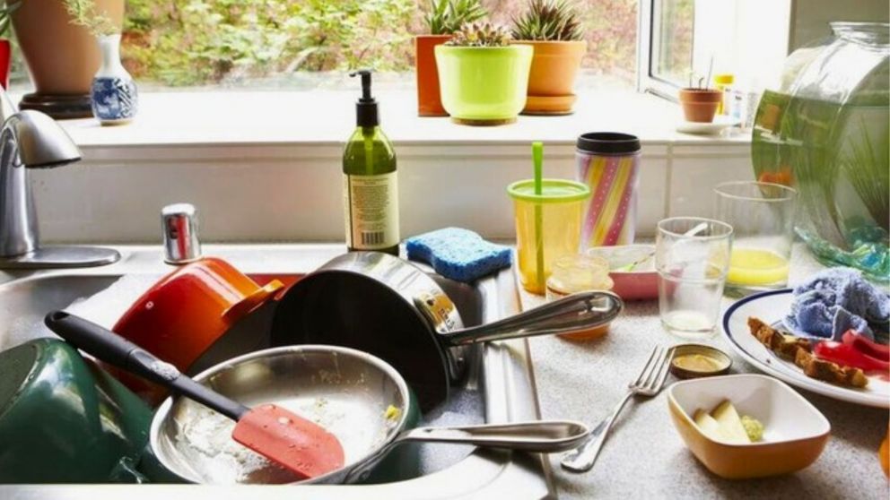 El desorden en la cocina no es solo un tema de limpieza, puede reflejar patrones de comportamiento profundos (Imagen ilustrativa).