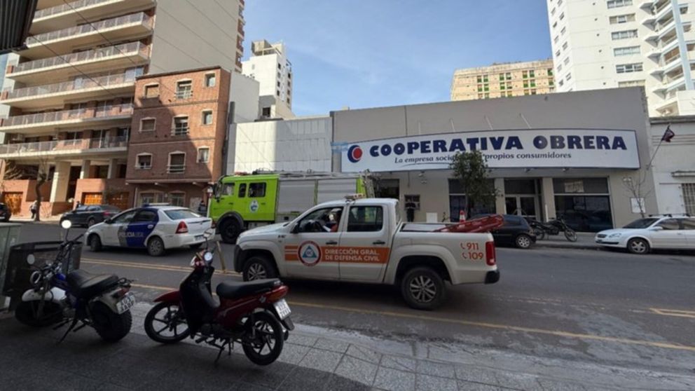 Impactante explosi�n en un supermercado, una persona termin� con heridas