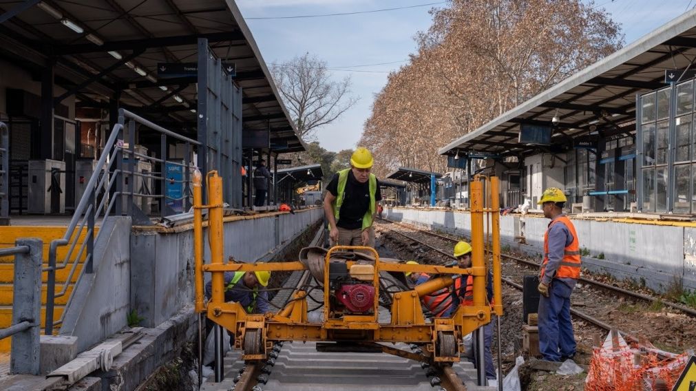 La empresa Trenes Argentinos contin�a con obras de renovaci�n de v�as en la L�nea Mitre.