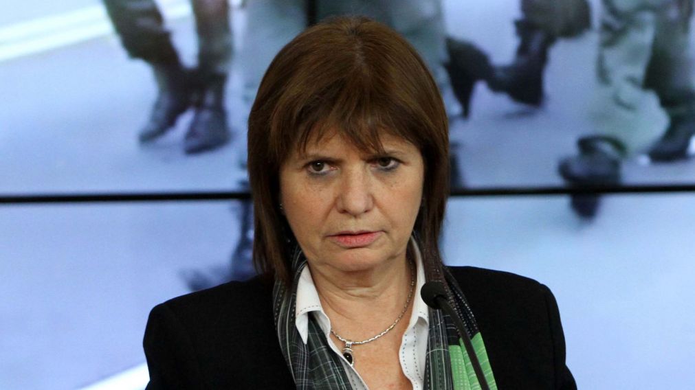 La Ministra dijo que el film del artesano "está lejos de la realidad de los hechos".