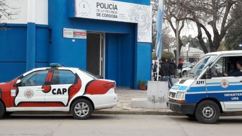 Juan Carlos Tolosa reclama que podría perder la mano por la mala asistencia médica la momento de ser herido.