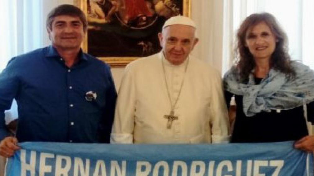 Francisco recibió a familiares del maquinista Hernan Rodríguez.