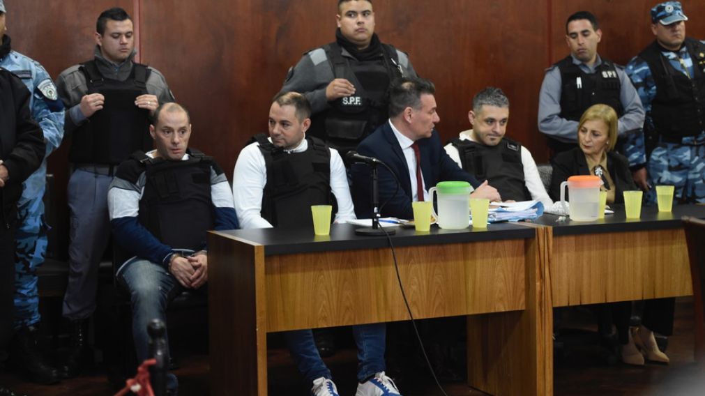 Martín y Cristian Lanatta, el abogado Martino, Víctor Schillaci y Susana Martínez.