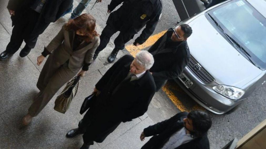 As� llegaba la senadora nacional para presentar los documentos. (Ruben Paredes/Cr�nica)