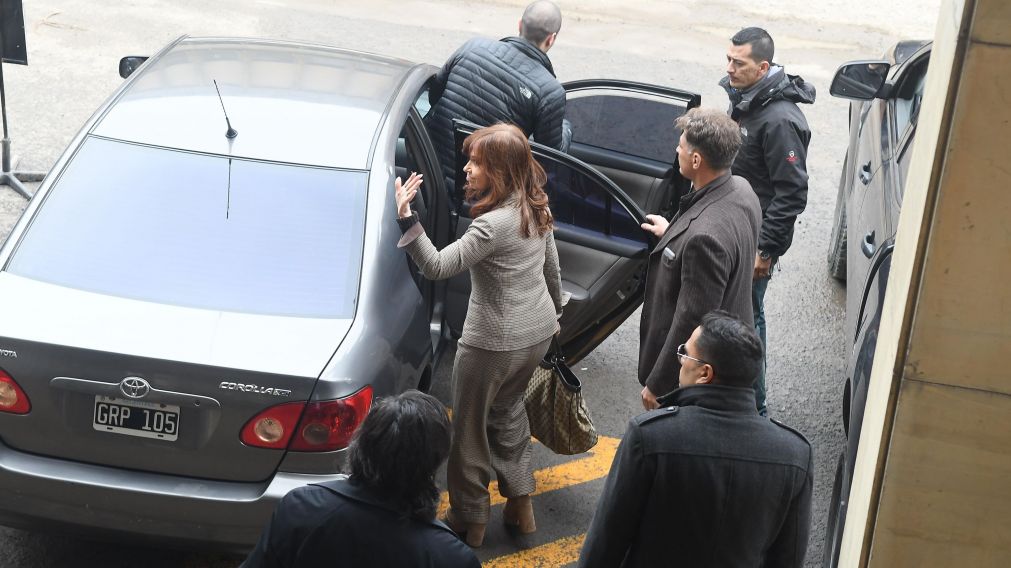 La ex presidenta presentó escritos y se retiró de Comodoro Py (Ruben Parees/Crónica).