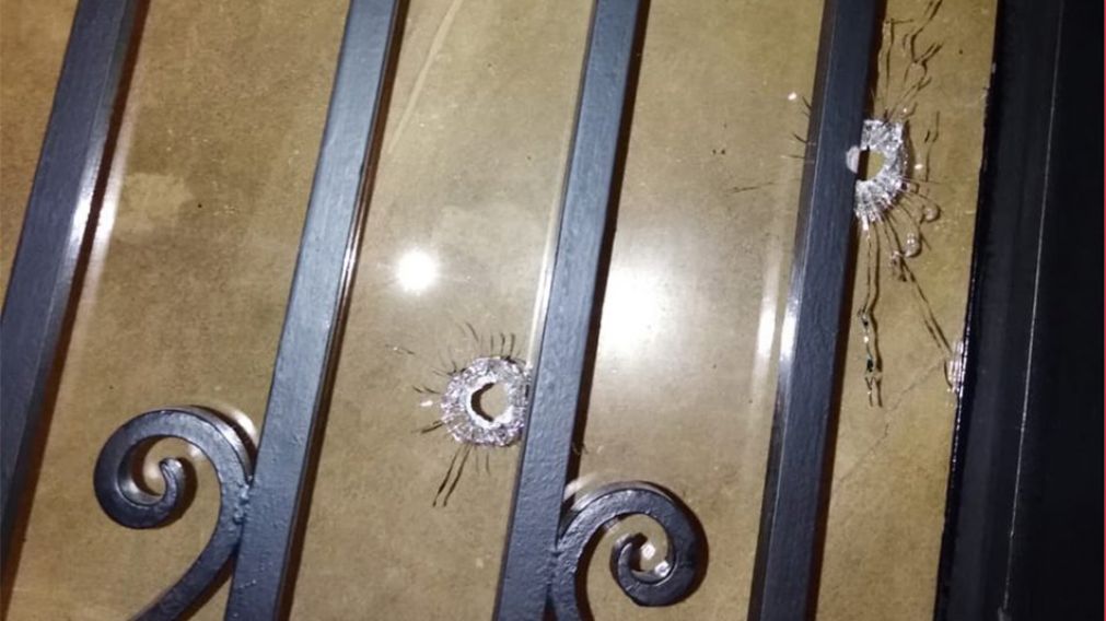 Alguno de los disparos, que habrían efectuado "Los Monos".