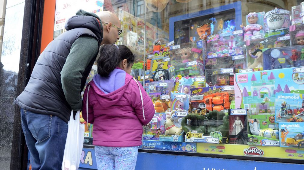 Los precios. También en los juguetes, están "por las nuebes" . (Crónica-Fernando Pérez Re)