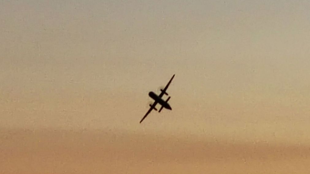 Dio vueltas en el aire hasta estrellarse. 