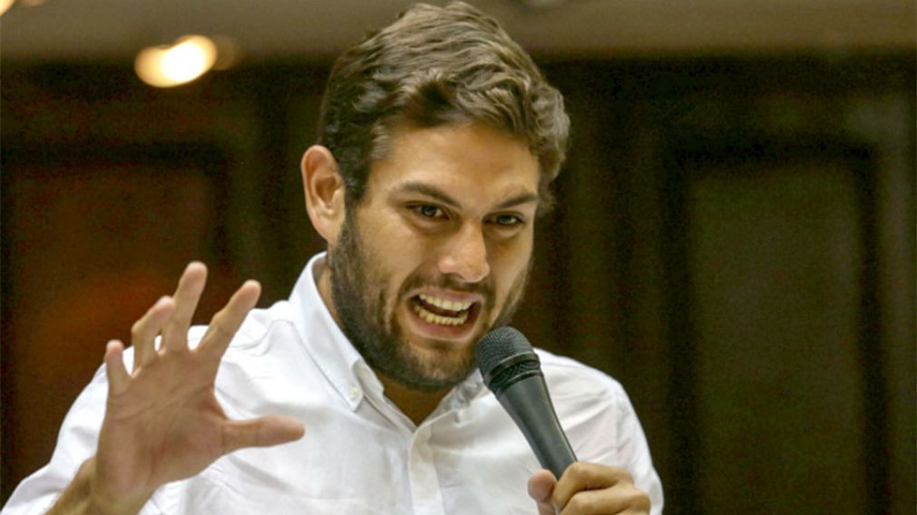 Juan Carlos Requesens Martínez, el diputado venezolano que ingreso a una persona para que explote bombas durante acto de Maduro.
