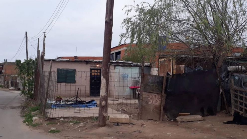 Buscan a piba de 17 por asesinar a su novio de un cuchillazo