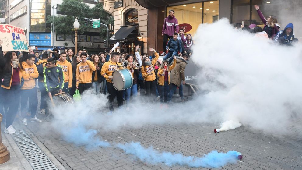 Los chicos tenían que ir a Bariloche y ahora están a la deriva (Rubén Paredes-Diario Crónica).