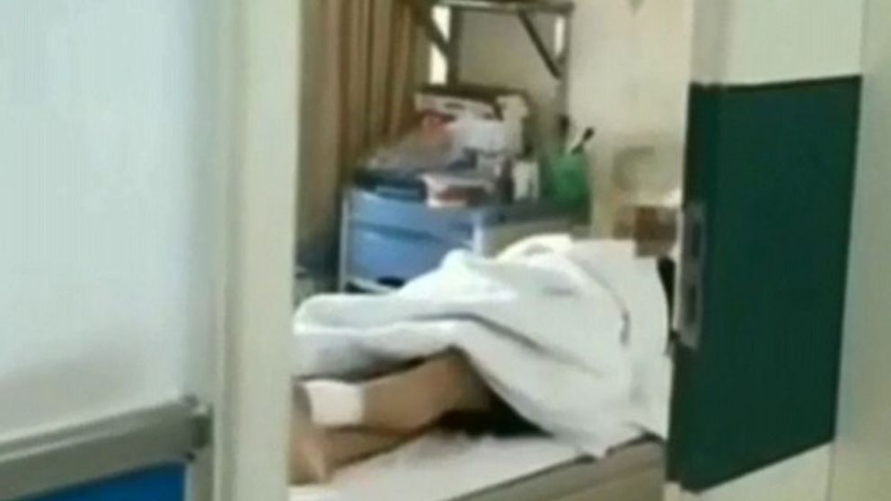 En esta imagen se ve a Li tras la operación. (Jiangxi TVnull)