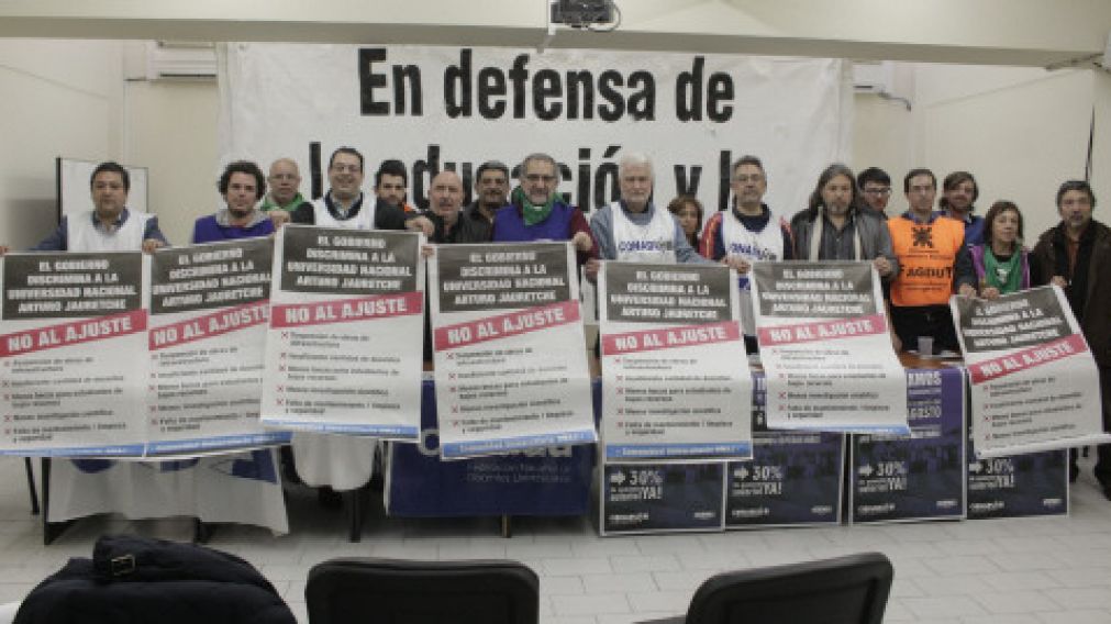 Los seis gremios universitarios empiezan una semana de lucha.