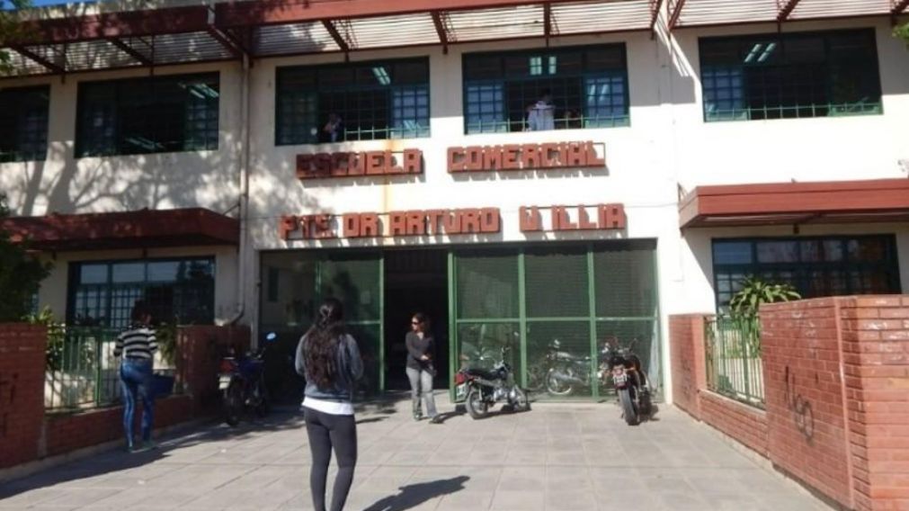 La ministra de Educación de la Provincia dijo que deben guiarse por la RAE.