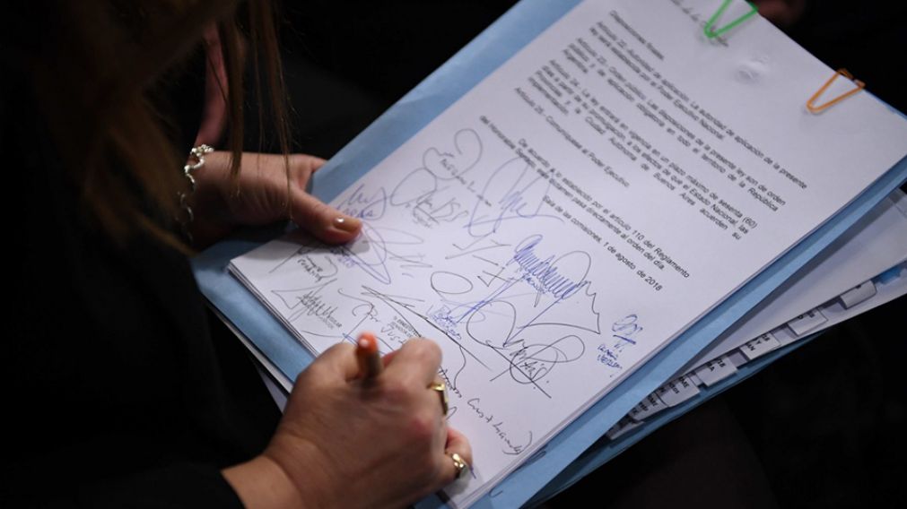 Este es el documento firmado en el plenario de comisiones del Senado.