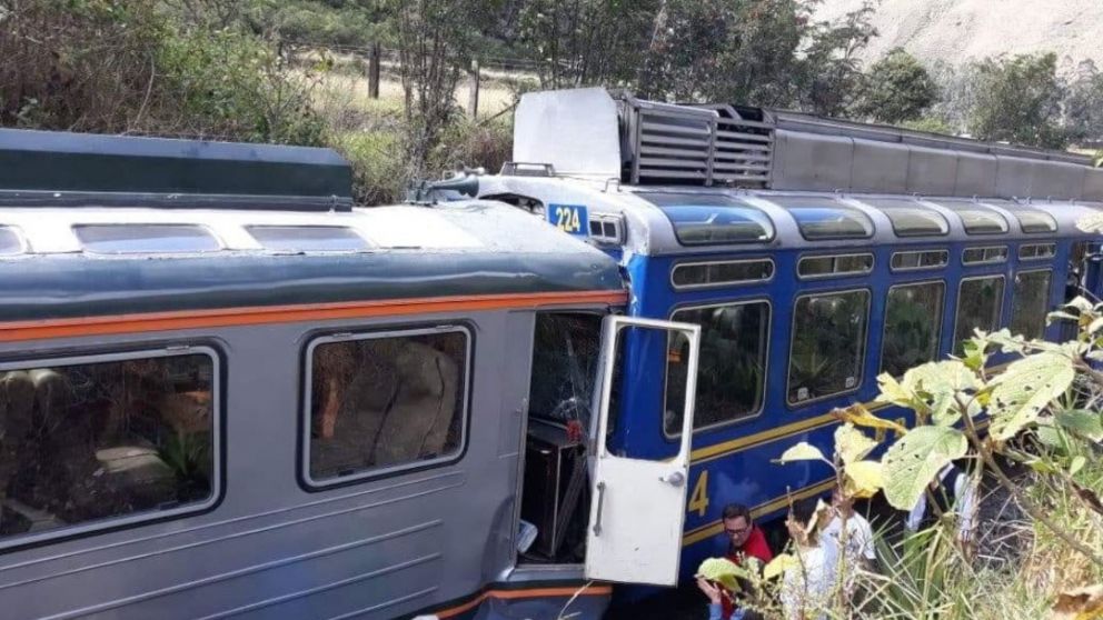 Las formaciones habrían colisionado por "piedras en el camino" (Twitter).