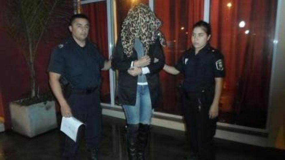 La falsa agente de viajes Romina Dellasanta ahora está cumpliendo una "probation".