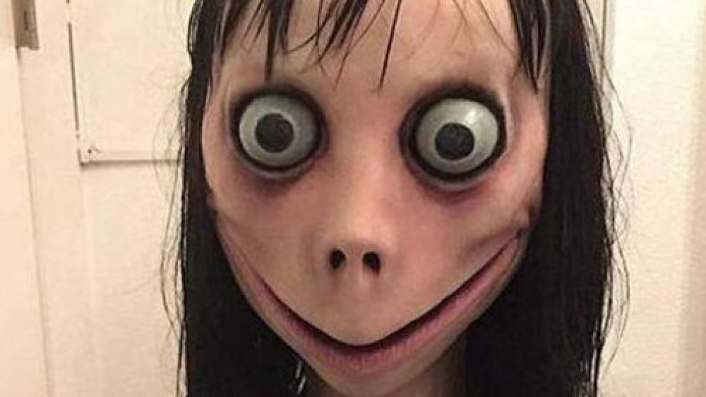 Sus ojos saltones y su risa siniestra meten miedo.