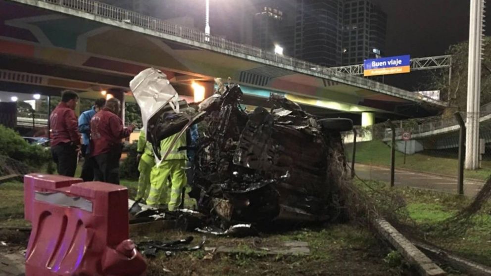 El conductor no sufrió heridas de gravedad pese al aparatoso incidente.
