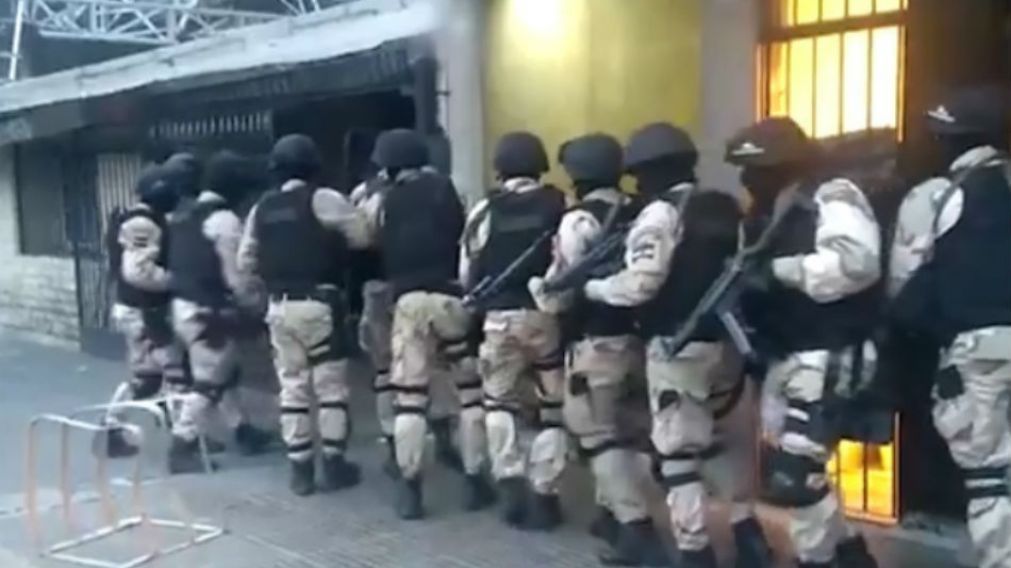 Así ingresaban los uniformados para atrapar al gitano "roba abuelos".