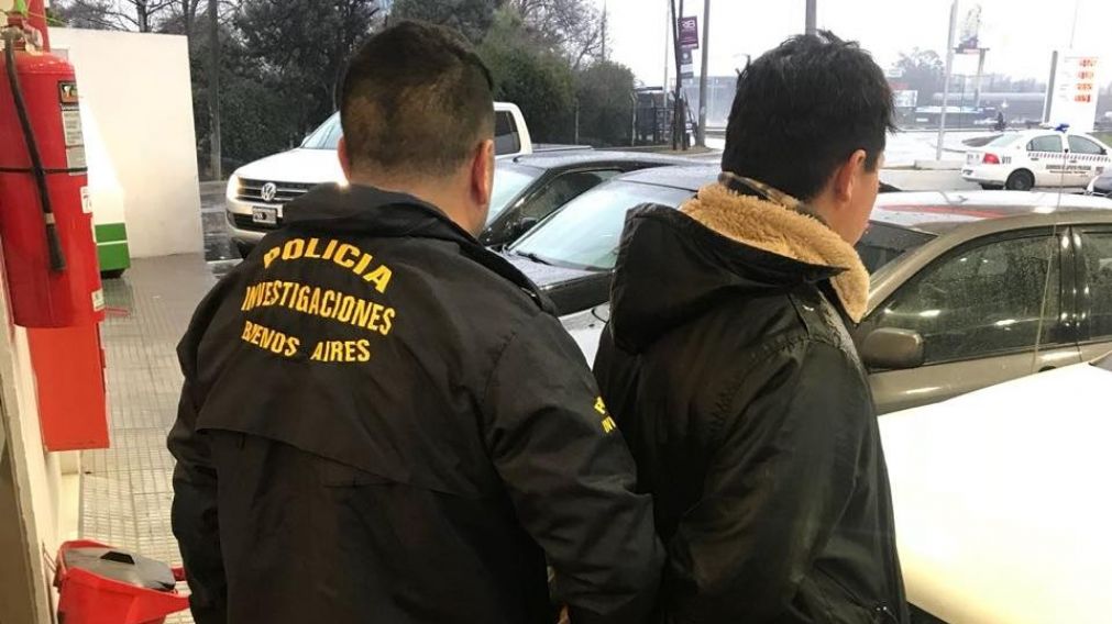 Así trasladaron el peligroso degenerado.