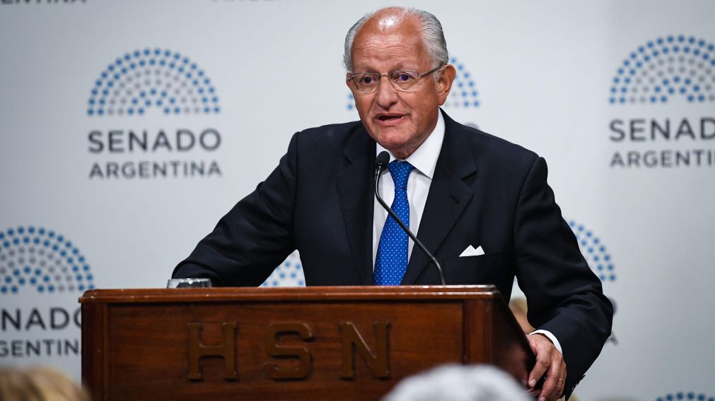 Abel Albino durante su exposición en la cámara de Senadores (Prensa Senado).