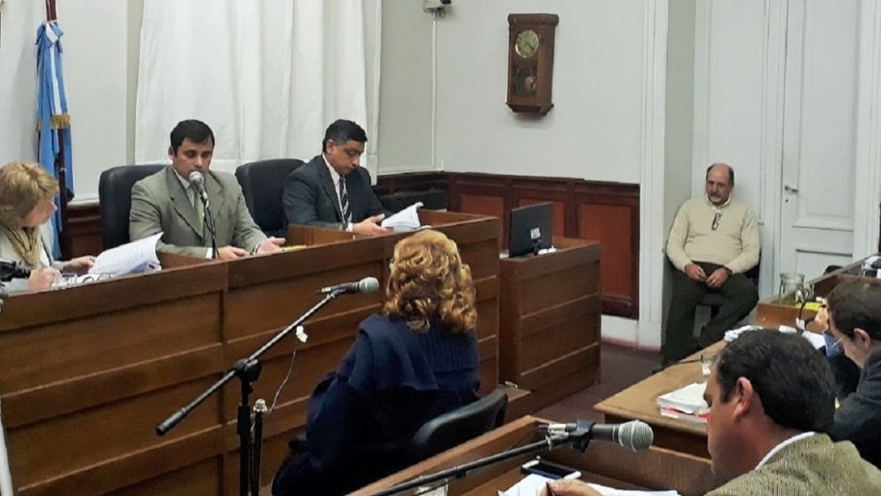 La profesional de la salud mental, testigo de la defensa, a juicio.