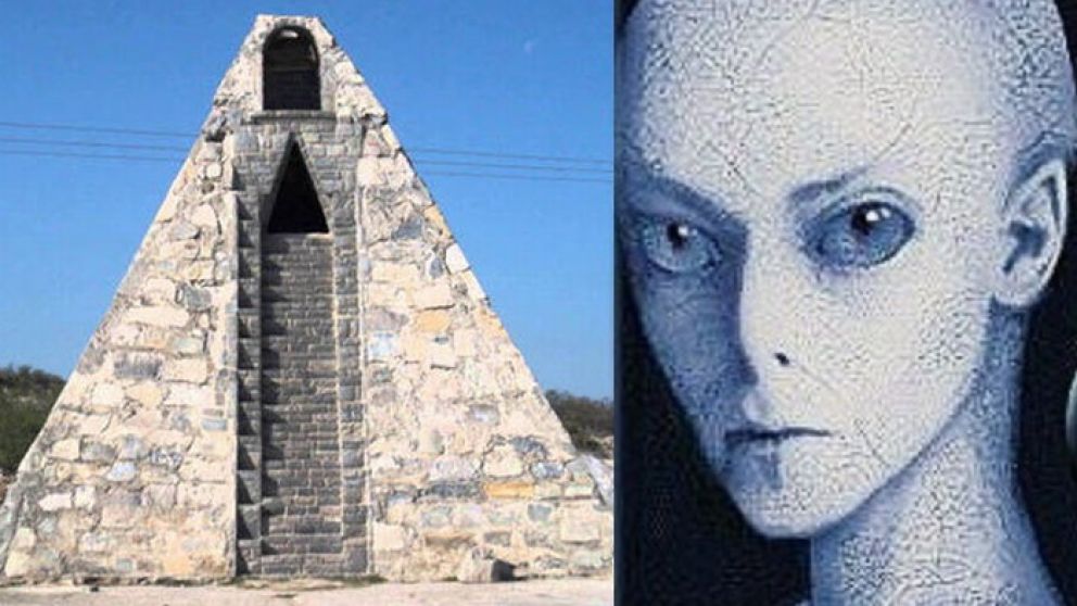 Para to�o, Mundo corona es el interlocutor entre todos nosotros y ese ser, herulayka.