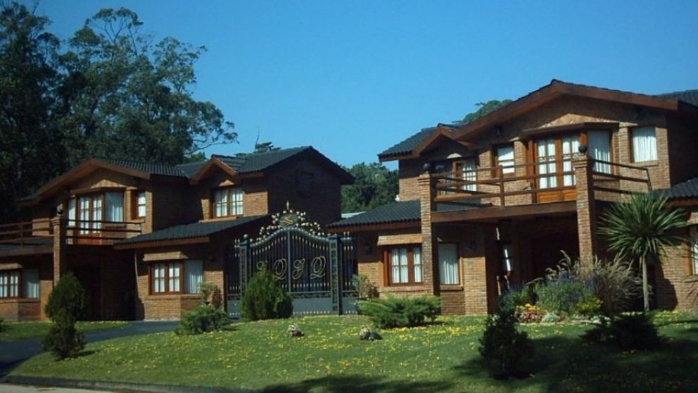 En tiempos lejanos, la v�ctima y su mujer, acusada de planear el crimen, viv�an en la incre�ble mansi�n.