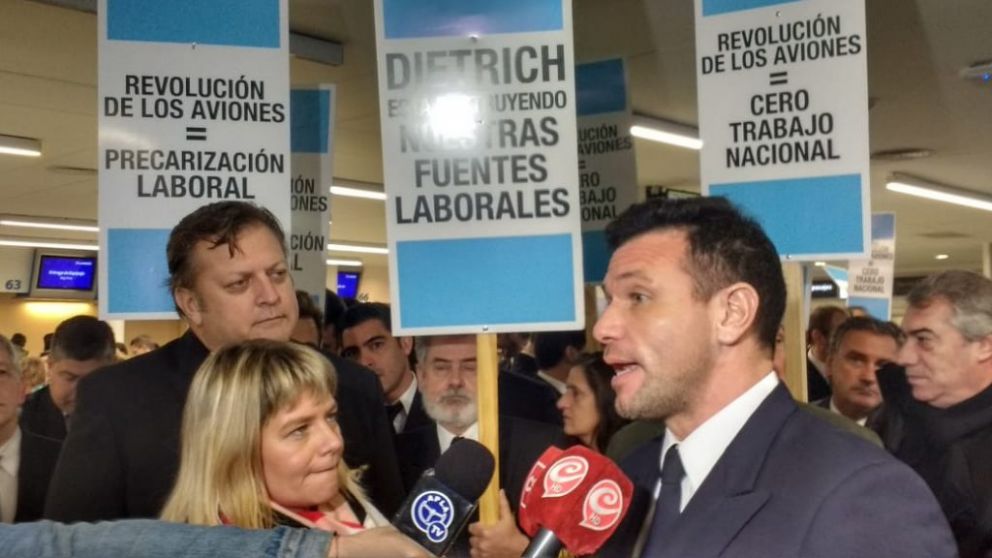 Genaro Trucco, secretario general de UALA, dialog� con la prensa.