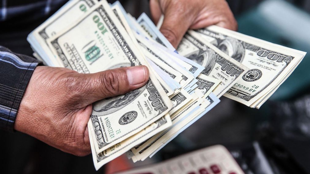 El dólar superó los 28 pesos.