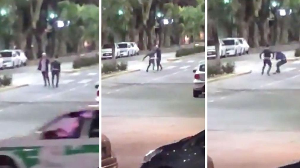 Brutal video: le partió la cabeza con una baldosa en discusión callejera