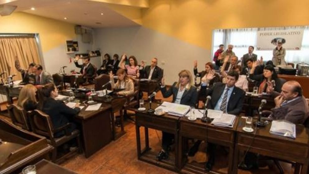 Los funcionarios aprobaron el proyecto de ley por unanimidad.