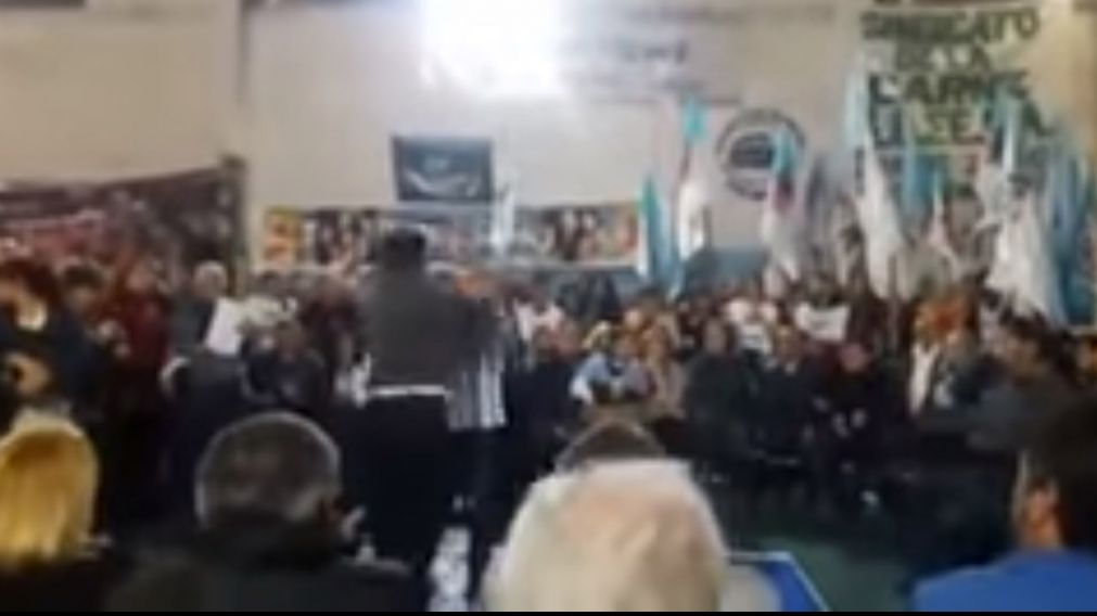 Vrhovski y Fernández, a las trompadas.