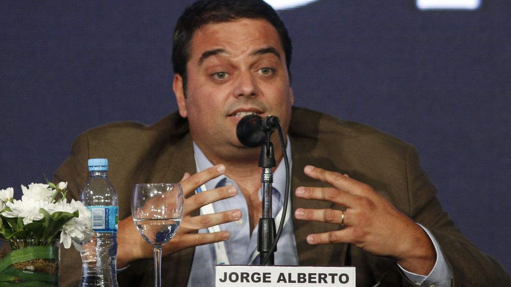 El ministro de Trabajo, en problemas.