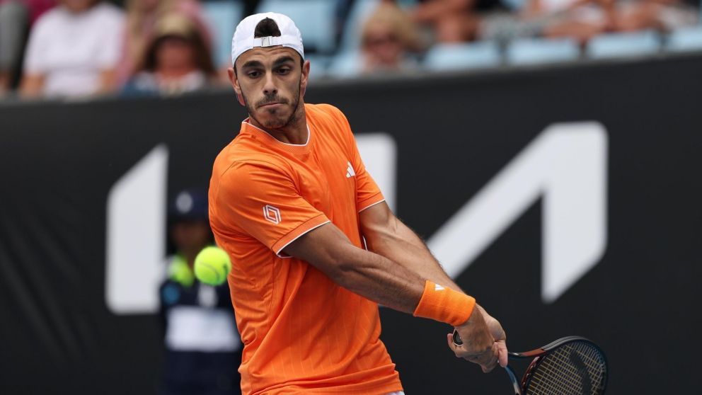 Fran Cer�ndolo no tuvo piedad con Dzumhur y avanza a paso firme en el Abierto de Australia