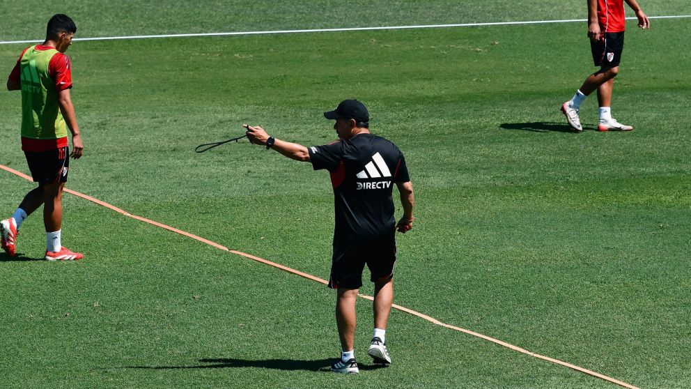 River sufrió la baja de Acuña para el debut y Gallardo definió quién lo reemplazará