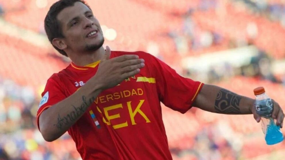 Emiliano Vecchio se ofreci� a jugar gratis en San Lorenzo tras haber fichado hace tres semanas por Uni�n Espa�ola